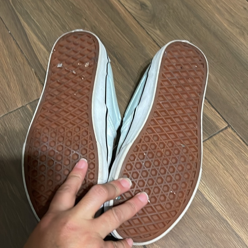 Vans - Picture 3 of 3